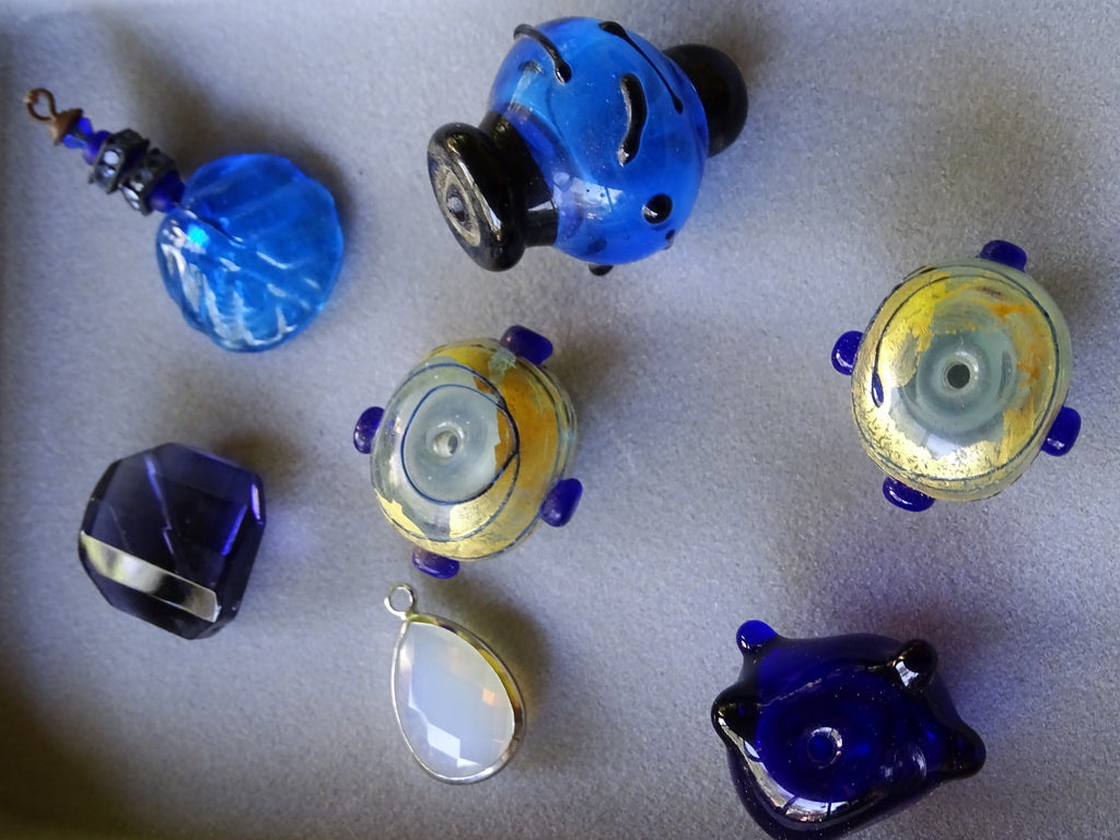 Association Creare Per Vivere Open Studio Workshop: Repair/Up-Cycle Your Broken Jewelry, Thursday Afternoons 4-6PM, (or scheduled to suit). €12.50/per person.