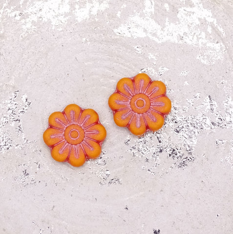 Czech Glass Beads: Daisy Flower Bead 18mm, Opaque Orange w/ Metallic Pink Wash