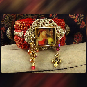 A Secret Shared Bracelet